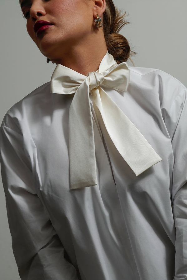 The Silk Bow - Champagne